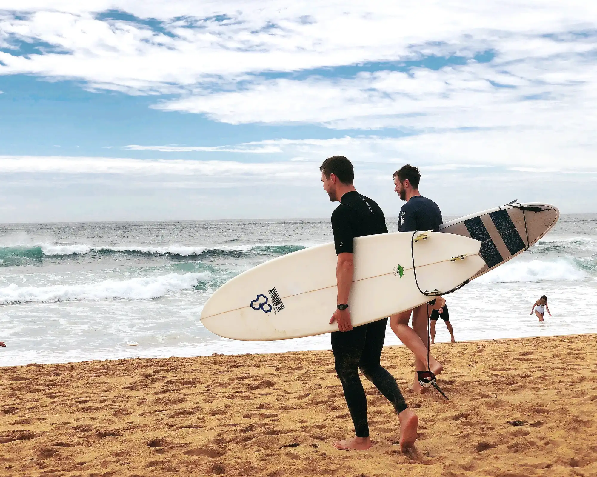 Surfing for beginners in the Landes